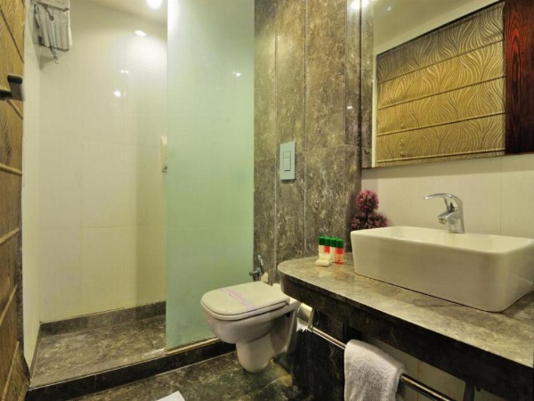Hotel Elegance image 11